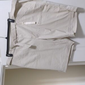 Gloria Vanderbilt ultra twill khaki shorts